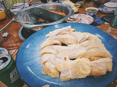 -老何家后安粉·糟粕醋海鲜火锅(三亚湾椰梦长廊店)