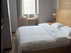 -Zsmart智尚酒店(上海北外滩四川北路东宝兴路地铁站店)