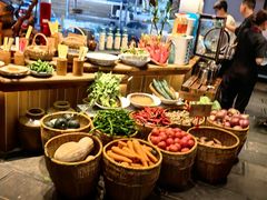 -帅巴人舅母子腊蹄民俗村