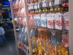 -名创优品(山东青岛华润万象城店)