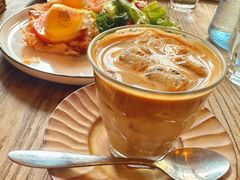 -Common Table · Brunch & Coffee