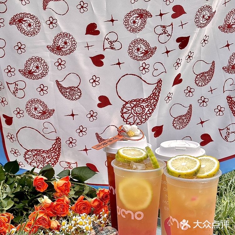 这家店,直接把“夏天该有的样子”装进杯子里了