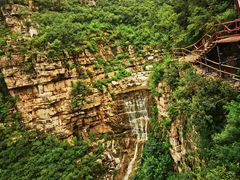 -大平台龙居瀑布旅游区