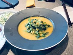 豌豆黄浸豌豆尖-半山腰·云南菜(侨福芳草地店)