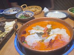 -洱火云南酸菜牛肉火锅(石景山当代商城店)