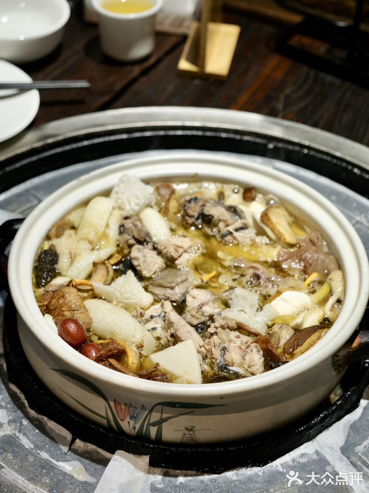 在大理吃到了心心念念的菌子火锅🥺🥺