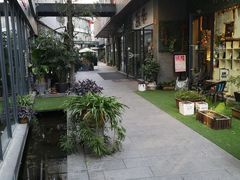 -泉乐坊步行街(烟酒特产平价超市店)