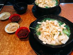 -丽虹云南过桥米线(兴工街店)