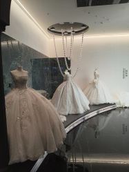 -喜爱高定婚纱摄影