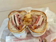 -Bánh Mì Huynh Hoa