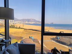 -青岛朗艺美术馆·海景咖啡