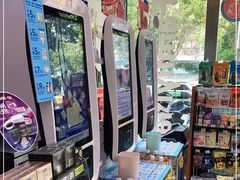 零售区-全家便利店(御桥路二店)