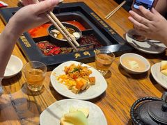 -老牌坊云南鱼豆花火锅(嵩山店)
