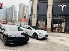 -TESLA 特斯拉(上海太古汇体验店)