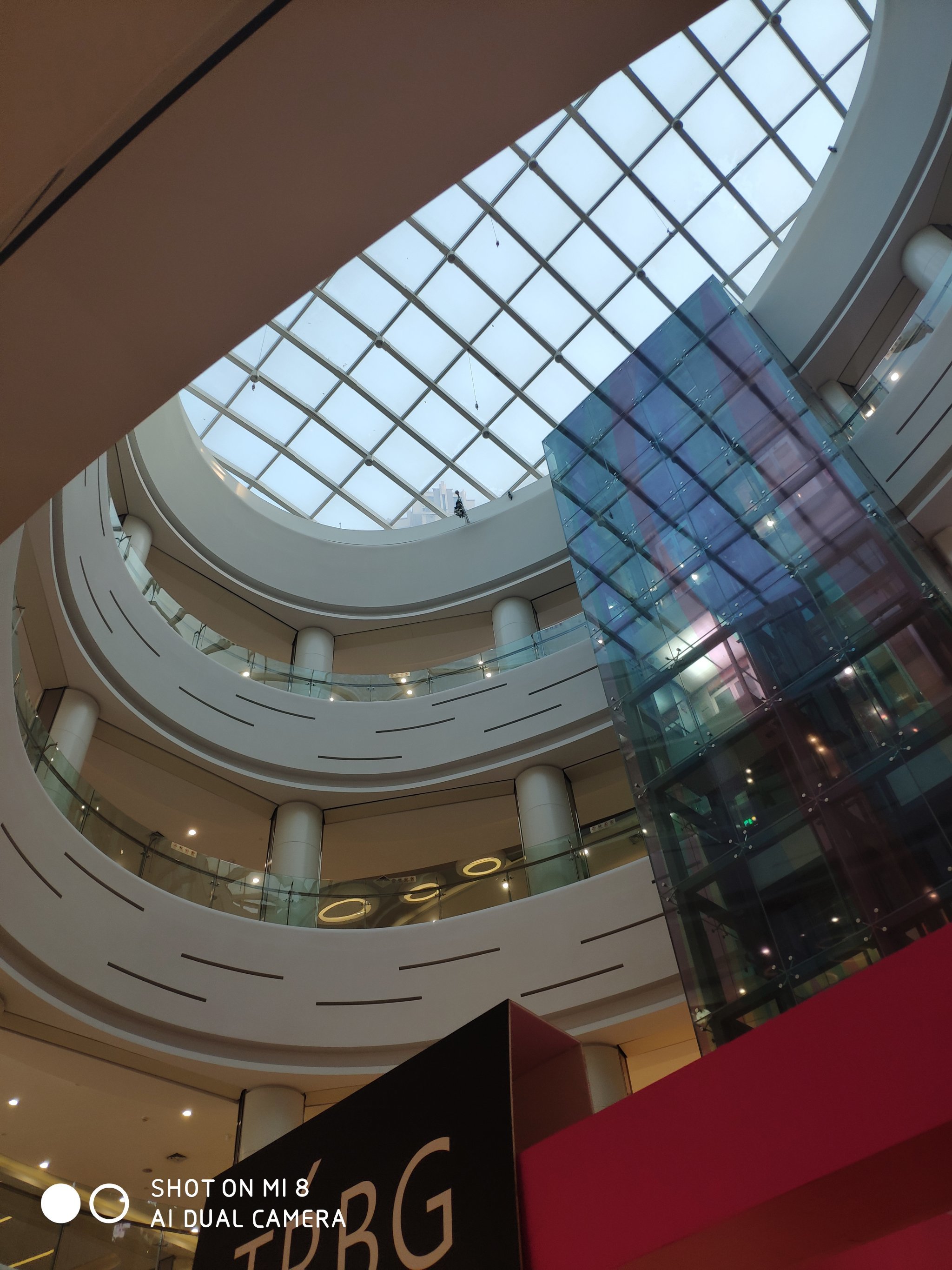 江腾广场位于马鹦路汉阳法院旁,周边有着大