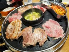 -江南猪肉商会无限续吃(弘大店)