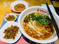 -呷佬·长沙手工米粉(金沙江路店)