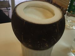 -志龙皇冠吃货椰子铺