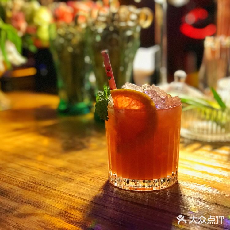 高颜值的一家酒吧哦