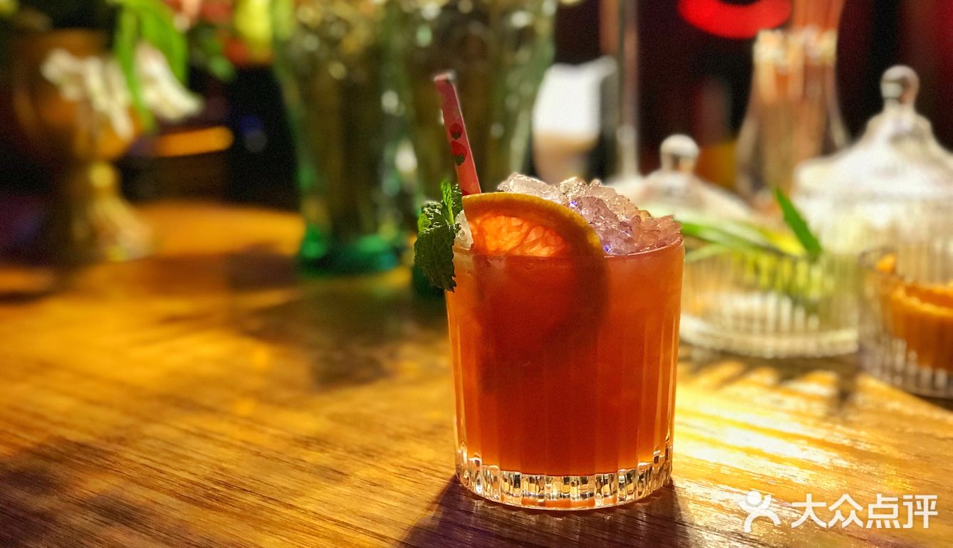 高颜值的一家酒吧哦