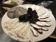 菌类拼盘-唇辣号重庆老火锅(亦庄店)