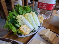 蔬菜拼盘-毛辣果·贵州红酸汤牛肉火锅(西单店)