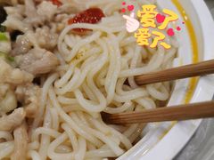 经典酸菜肉丝米线-乡村基(北部新区重科院餐厅)