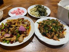 -茅屋大酒店