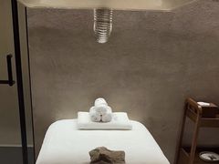 -灸春堂·艾灸·痛症·整脊连锁(之江银泰店)