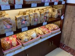 -红宝石·鲜奶小方·海派西点房(南翔店)