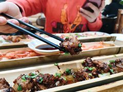 -胡须哥网红竹筒菜