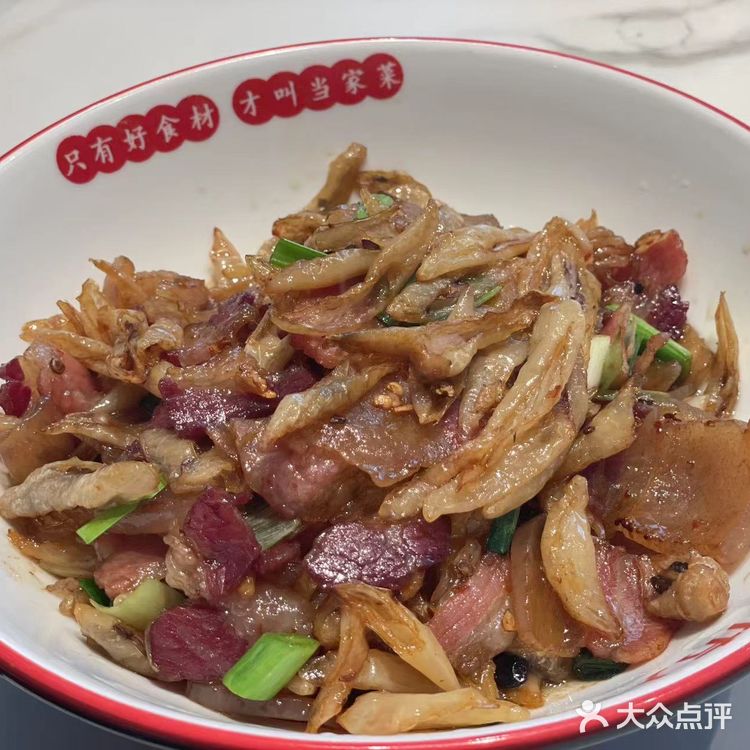 一家将您带入湖南的湘菜馆，喜欢湖南菜的朋友推荐来哦！