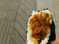 本帮肉松粢饭团-全家便利店(杭州龙翔桥地铁站店)