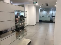-杭州中沃沃尔沃4S店(滨江区店)