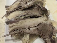 手抓羊肉-尕有炕锅烤羊肉