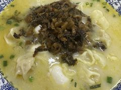 鱼圆雪菜肉丝面小馄炖-面婆婆东台鱼汤面(湛江路店)