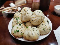 鲜肉生煎-老半斋(福州路店)