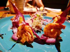 煎虾配紫薯泥薯片及姜味柠檬汁-AZUL by FUEL蓝色·法式酒馆(琶醍店)