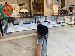 -Fridi Patisserie Cafe