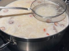 -尚尚仙·酸汤猪手·猪肚鸡火锅(华联万柳购物中心店)