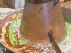 -果松木炭酸菜铜火锅·外婆参鸡汤