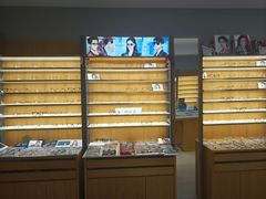 -优医视平价眼镜蔡司依视路折扣工厂店(德胜门店)