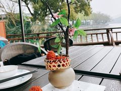 杨梅鳕鱼球-柳莺湖上·湖景餐厅·江南菜(西湖店)