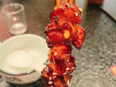 -何妹湿辣牛肉·粤式烧烤砂煲(桂雅路店)
