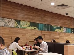 大堂-麦当劳(虹梅路地铁站店)