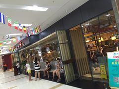 等位区-黄记煌三汁焖锅(凯德广场店)