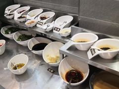 自助调料区-张亮麻辣烫(尚都SOHO店)