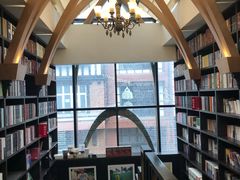 -钟书阁(松江泰晤士小镇店)