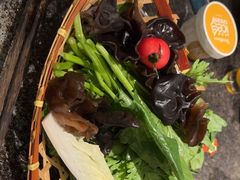 -湊湊火锅·茶憩(打浦桥日月光店)