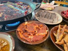 -黄潇洒老火锅(九眼桥宏济巷店)